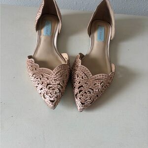 Betsey Johnson Flats Women 7 Blush Pink Studded Laser Cut Lucy Flats